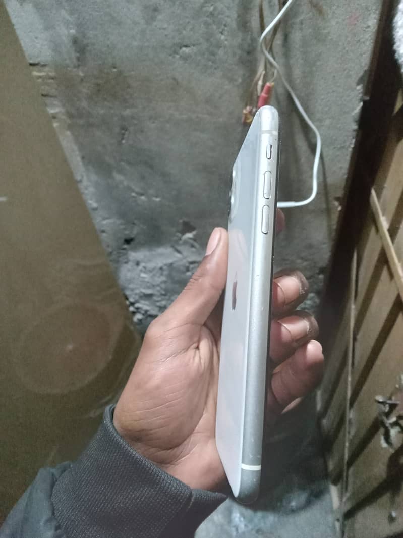 Apple iPhone 11 5