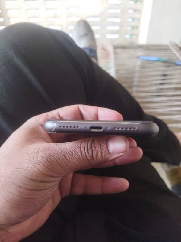 IPONE 11 64 GB NON PTA JV 3