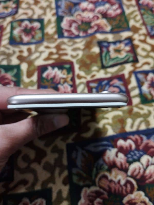 Vivo 1724 3/32 gb good n lush condition 3