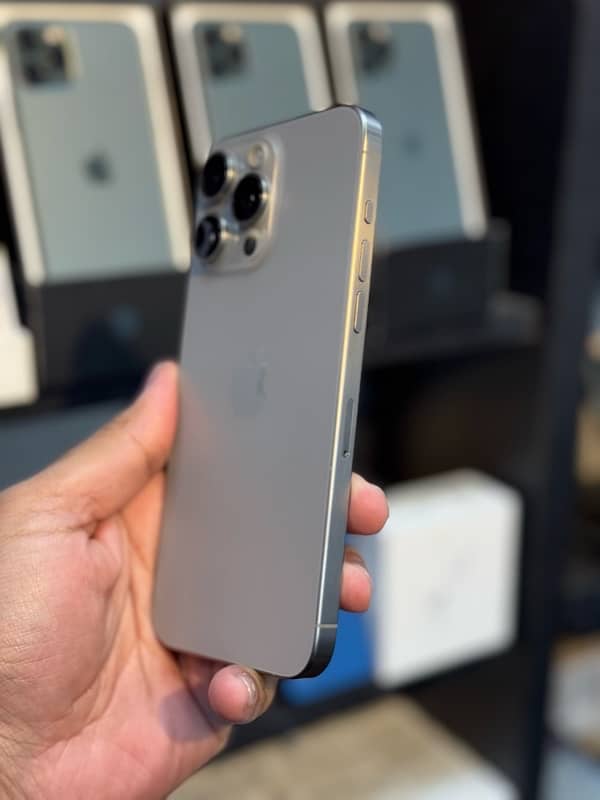 iPhone 15 Pro Max 256gb FU NON PTA 7