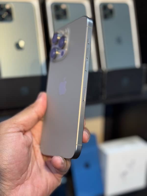 iPhone 15 Pro Max 256gb HK NON PTA 4