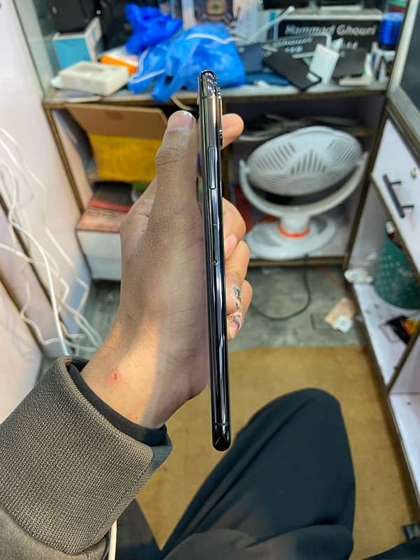 iphone xs max 3