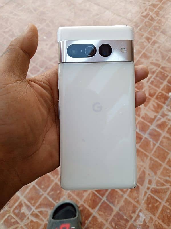 Google pixel 7 pro 12gb ram and 128gb rom 3