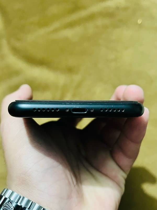 IPhone XR Non PTA up for sale 7