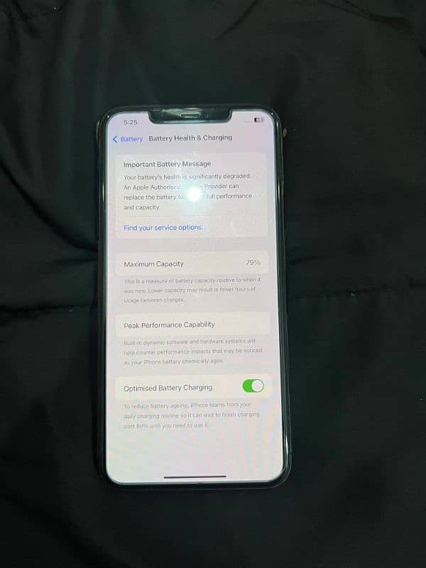 IPhone 11 pro max  LLA MODEL 2