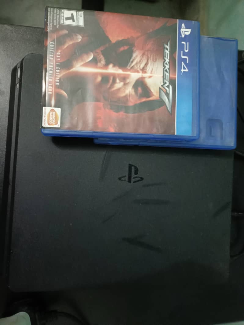 PS4 slim 0