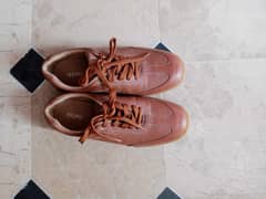 nduer shoes for urgent sale.