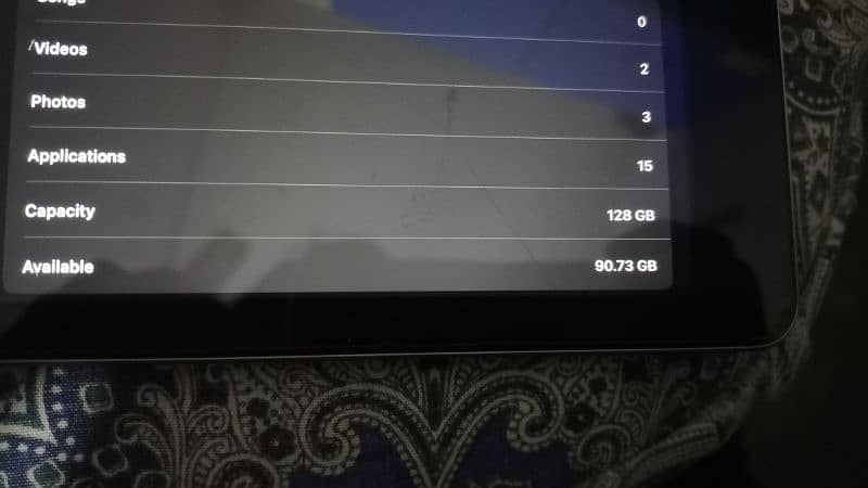 IPAD 5TH GEN 128GB WITH ORIGINAL CHARGER 3