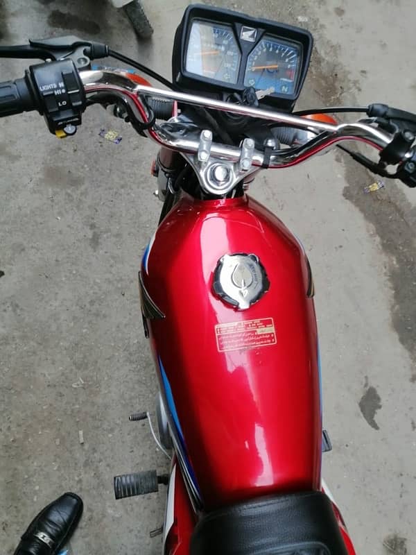 selling Honda 125 5