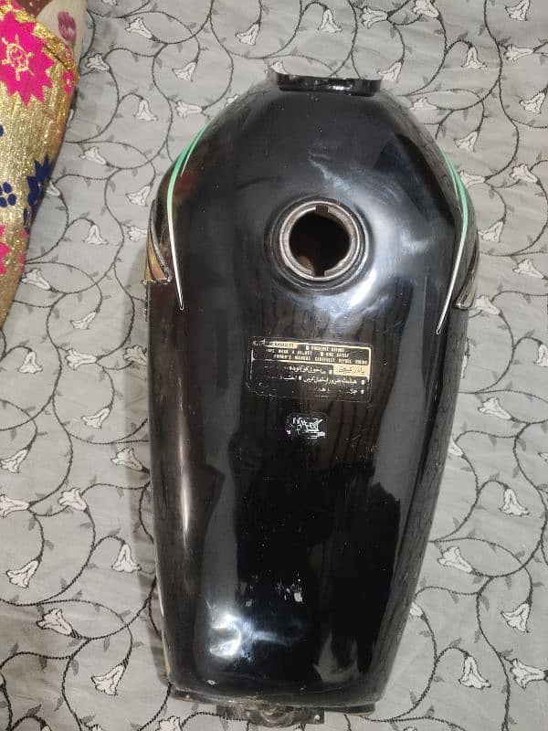 125 Honda 14 model tanki tapy for sale 3