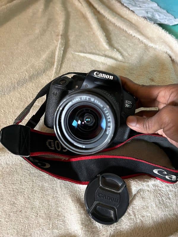 Camera DSLR Canon 700D 6