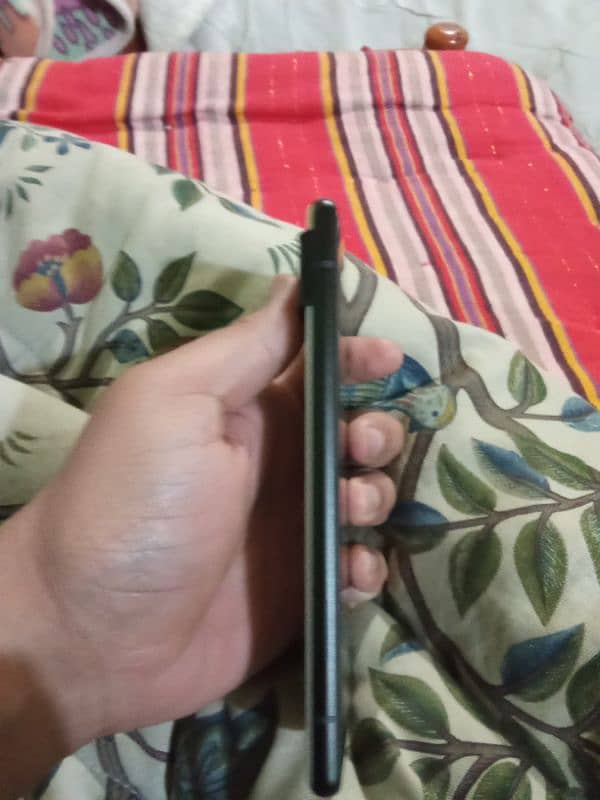 google pixel 6 10/10 condition 5