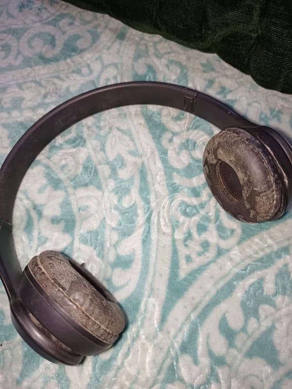 P47 Wireless HeadPhone With Awesome Sound Quality 2