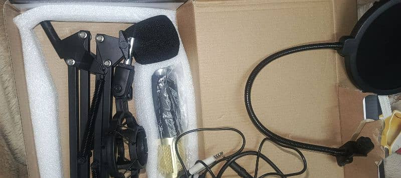 MicroPhone Set WIth Imported Sound Card 1