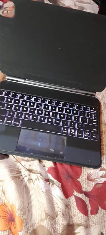 Apple IPAD 11 Magic Keyboard 0