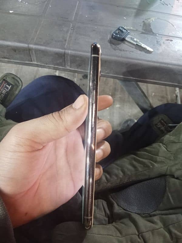 iphone 11 pro max lock 2