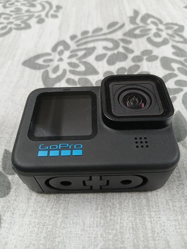 Go Pro Black 11 1