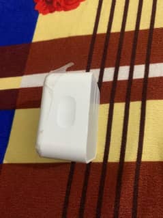 APPLE CHARGER 2 PIECES AVAILABLE