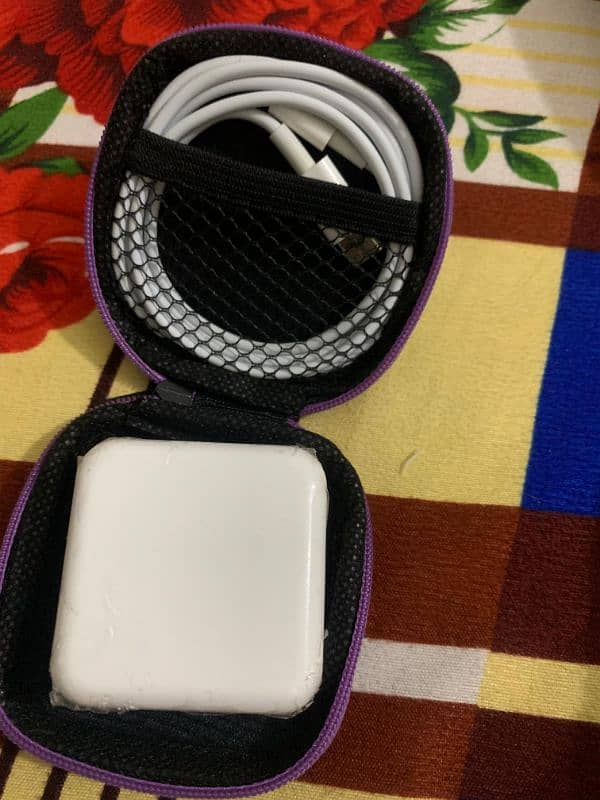 APPLE CHARGER 2 PIECES AVAILABLE 3