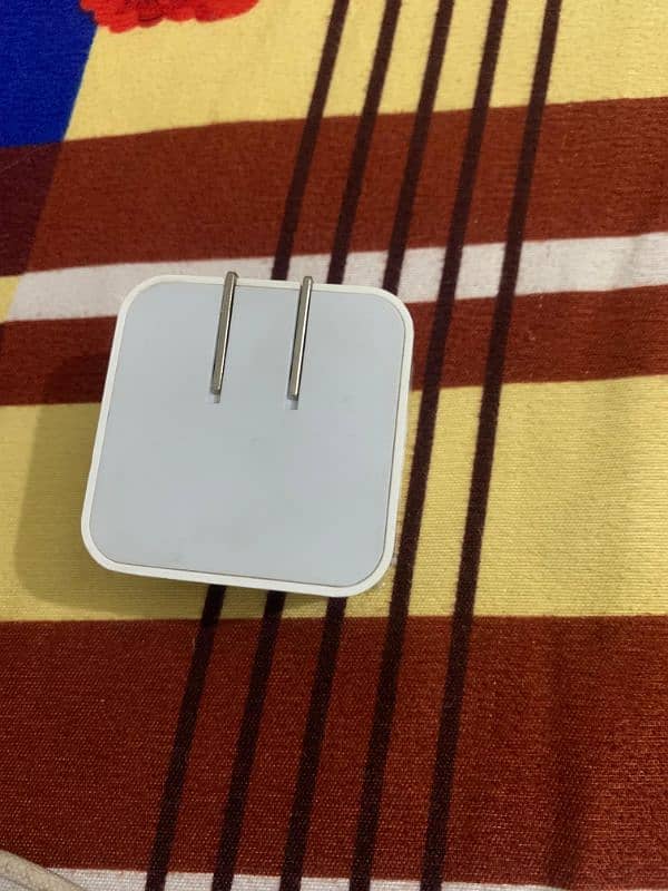 APPLE CHARGER 2 PIECES AVAILABLE 5