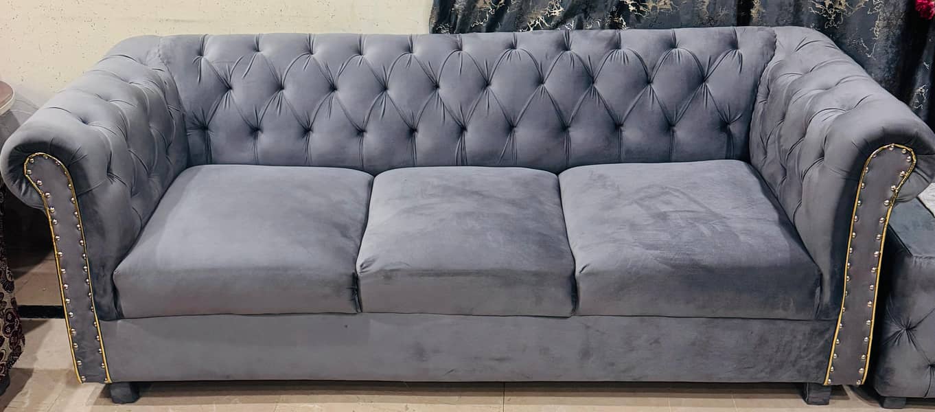 Beautiful 5-Seater Sofa Set – Renewed and Ready for Your Home! 1