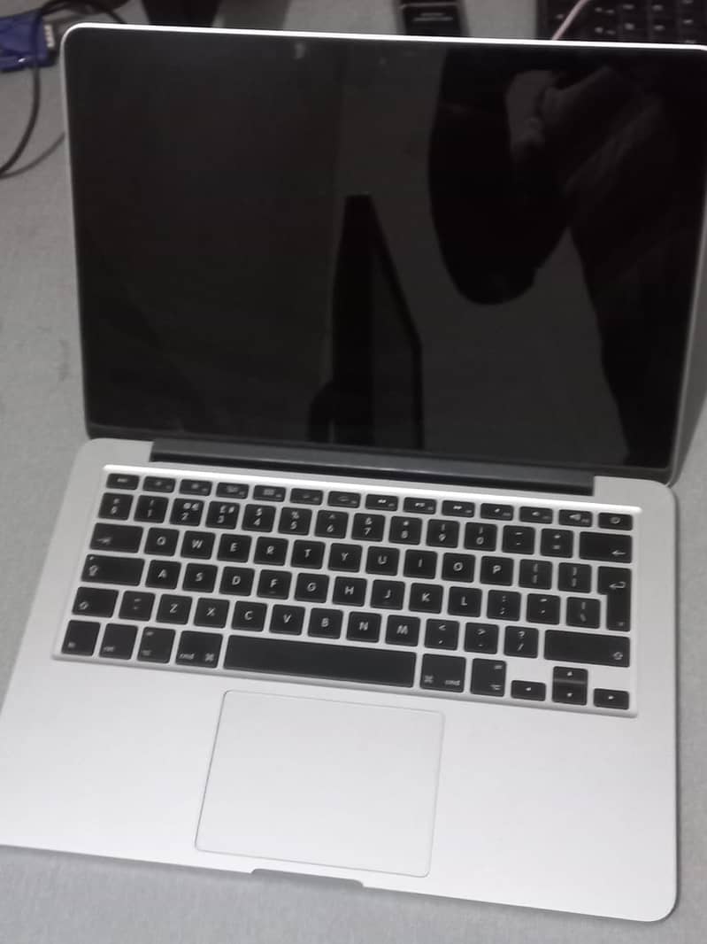 MACBOOK PRO 2015 FOR SELL 1