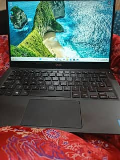 Dell XPS 13, core i5 6th Gen, 8GB, 256GB in Good Condition