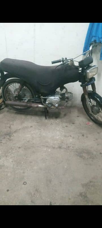 Unique 2016 model engine ok chalne main bhi ok hy urgent for sale 4