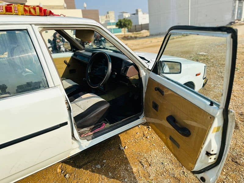 Toyota Corolla 1983 14