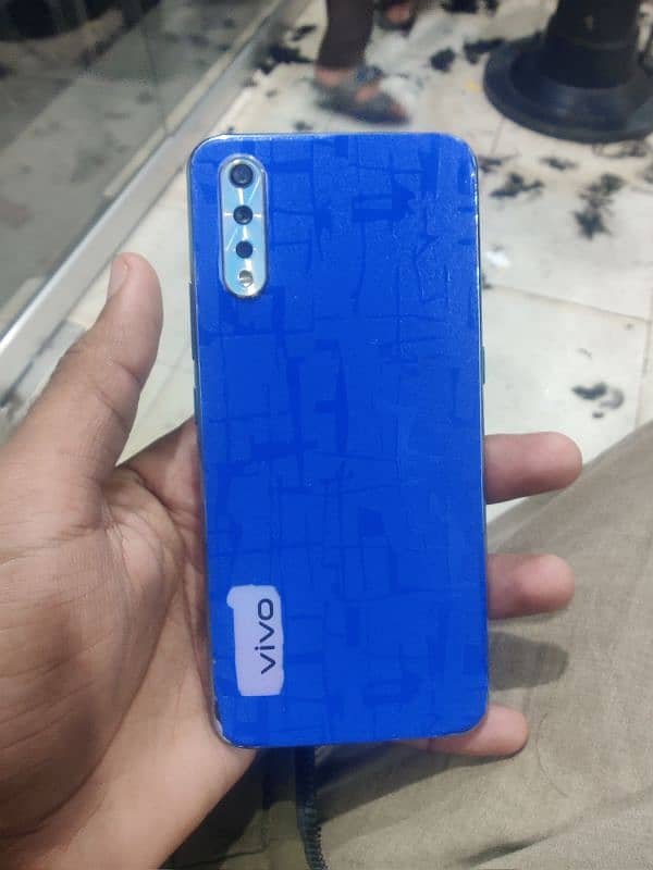 vivo s 1.8/256 gb. exchange possible sath cash doga 5