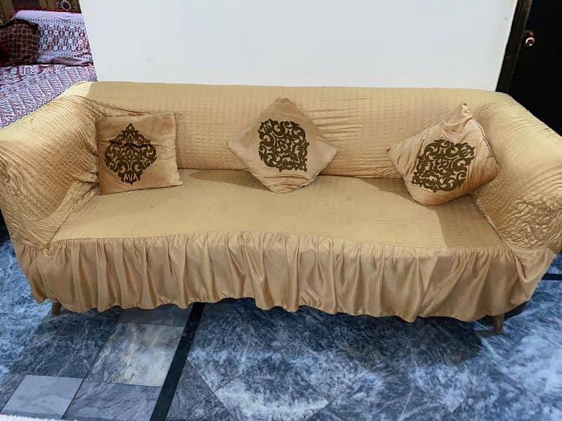 wooden Welwat sofa set 0