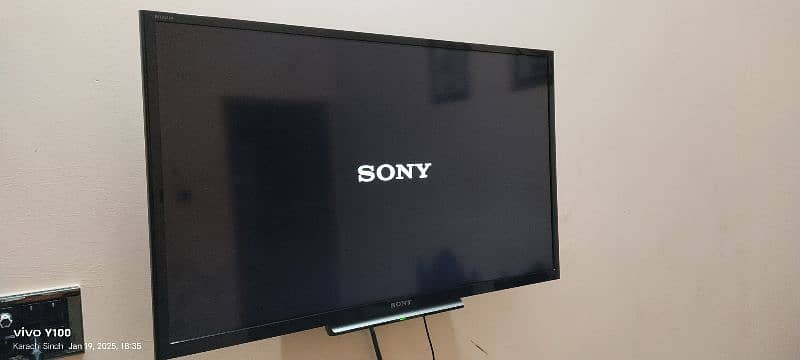 Sony KLV-32R422B ORIGINAL With Stand LCD for Sale 0