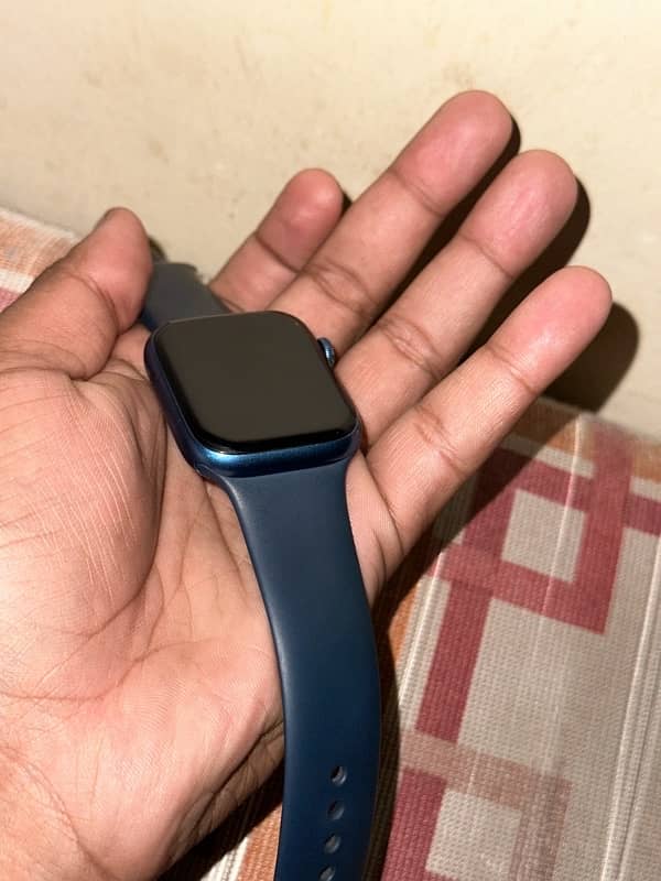 Apple watch series 7 Aluminium 1