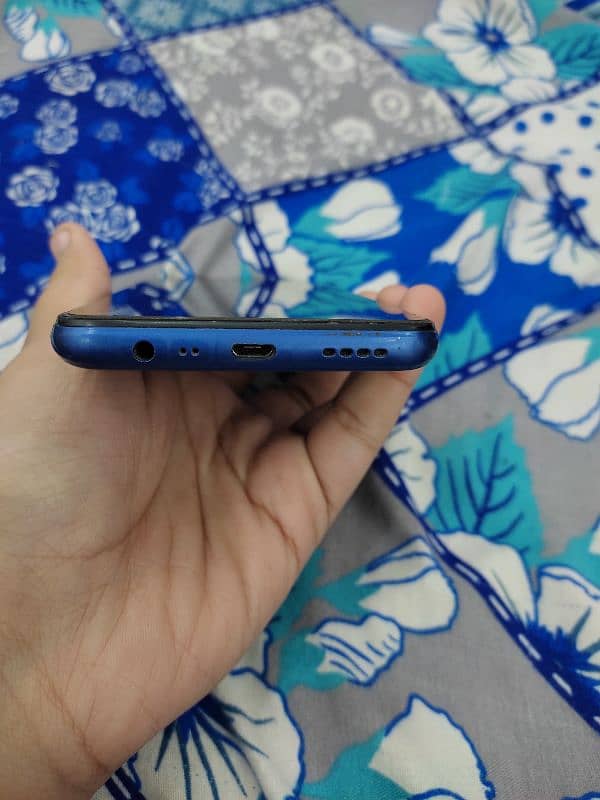 Realme C12 in good condition 6