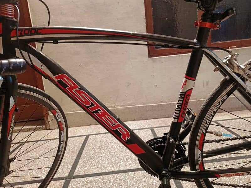 Aster 700c road bike 3