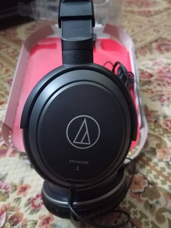 Audio-Technica Consumer ATH-AVC200 SonicPro Over-Ear Headphones 3