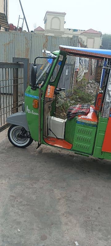 auto new Asia rickshaw 2 shark 6 seater 2