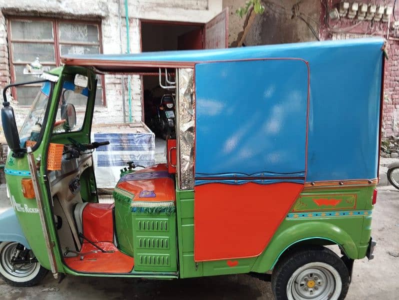 auto new Asia rickshaw 2 shark 6 seater 5