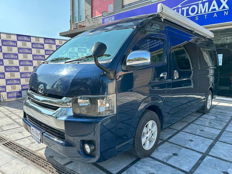 Toyota Hiace Limousine - 2016 1