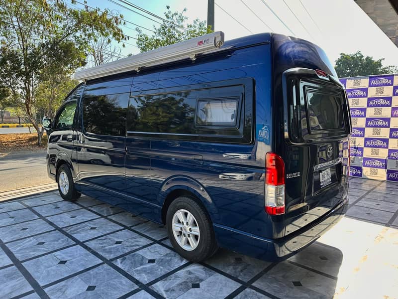 Toyota Hiace Limousine - 2016 4