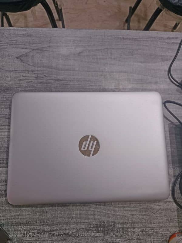 Hp elitebook 725 G4 AMD A8 processor 8gb ram 180gb m2 0