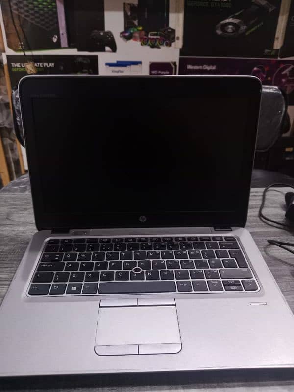 Hp elitebook 725 G4 AMD A8 processor 8gb ram 180gb m2 2