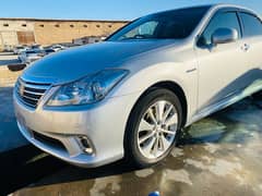 Toyota Crown 2011