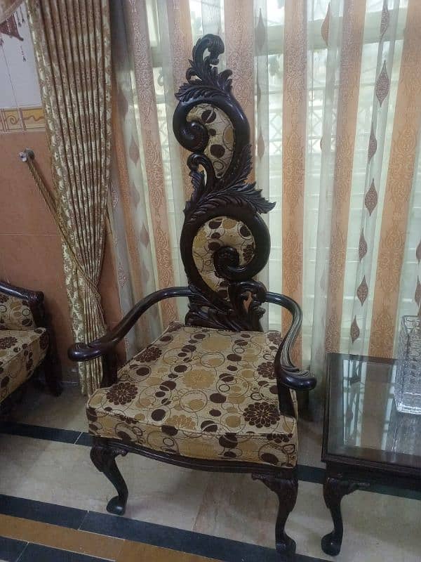 Bed room chair Full luxh condition 1