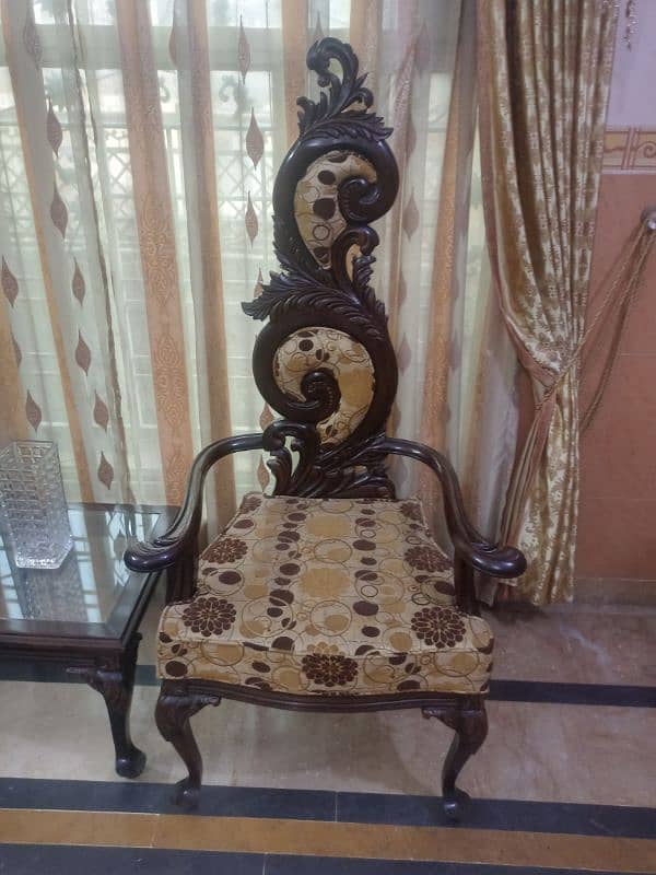 Bed room chair Full luxh condition 2