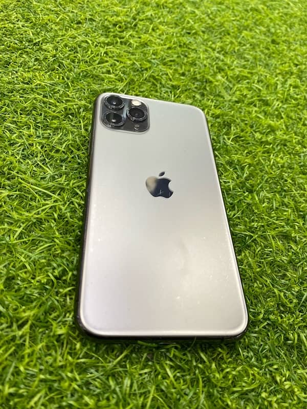 iPhone 11 Pro 64 gb non pta 1