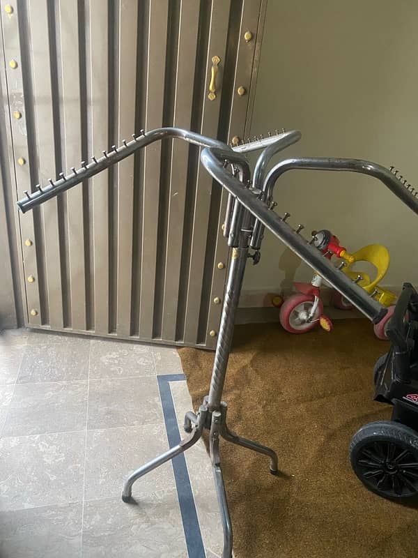 Cloths hanger stand in good condition for sale 0