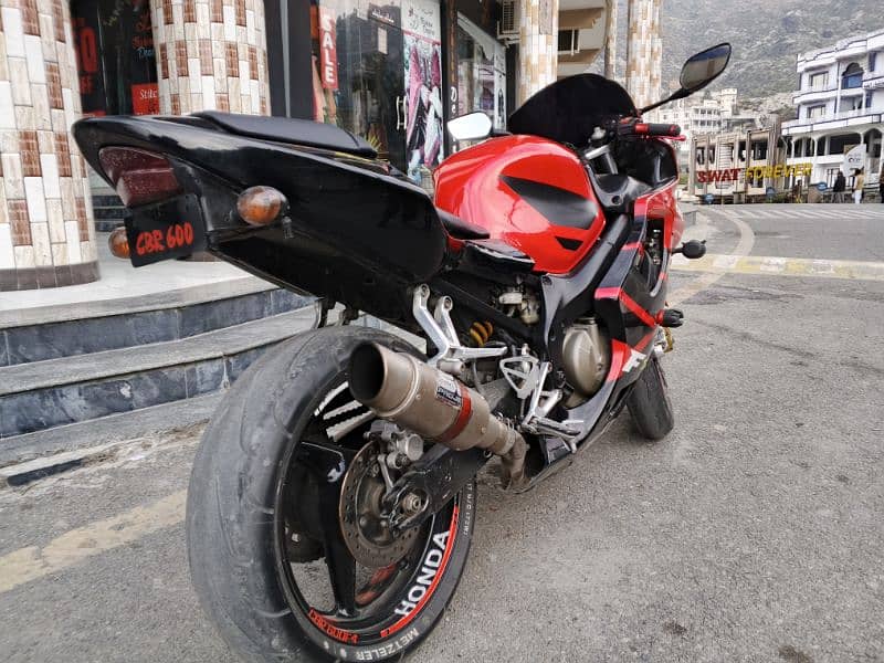 Honda CBR F4i 600cc 4