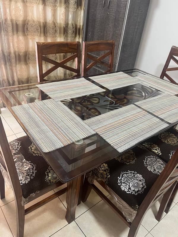 6 seaters dining table with chairs 1