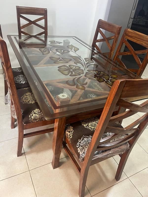 6 seaters dining table with chairs 2